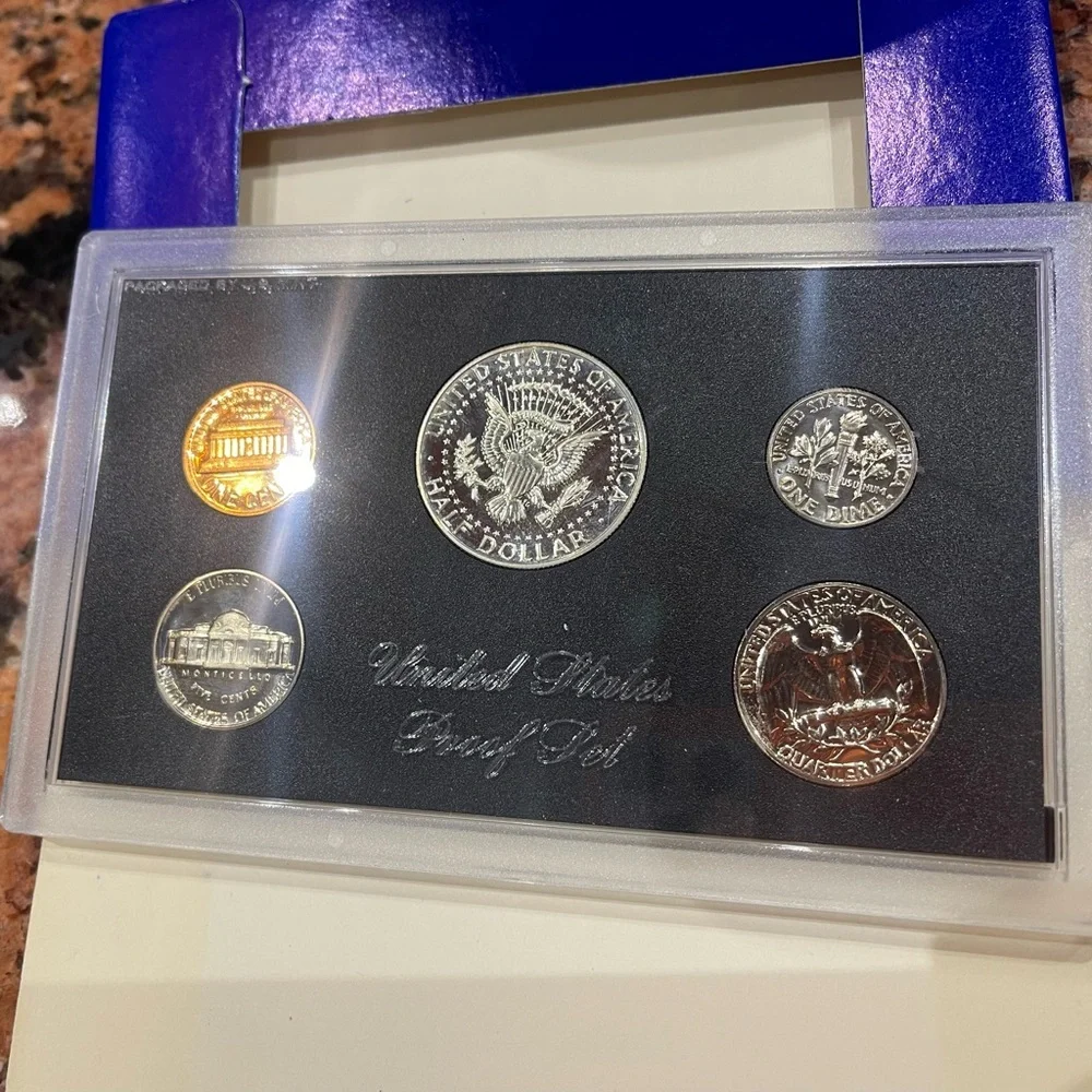 1968 Coin Proof Set - Picture 7 of 7